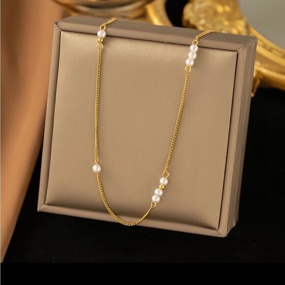 Jewelry - Dainty & Elegant Gold Pearl Station Necklace